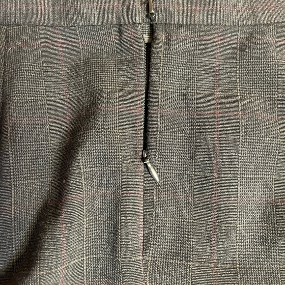 Philosophy by Republic size 14 straight gray white and red pattern - Picture 7 of 8